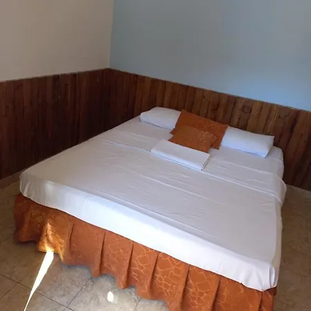 Vandrarhem Best House Tuzla